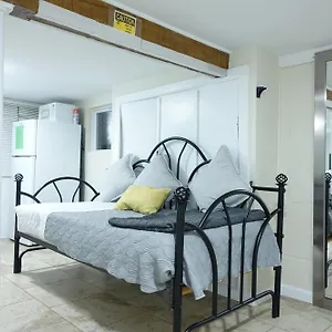 Ewr Airport Studio-hot Tub-free Parking Apartment